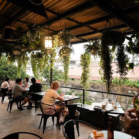 Murals Hostel And Cafe Cebu Екстер'єр фото