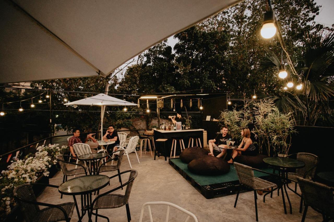 Murals Hostel And Cafe Cebu Екстер'єр фото