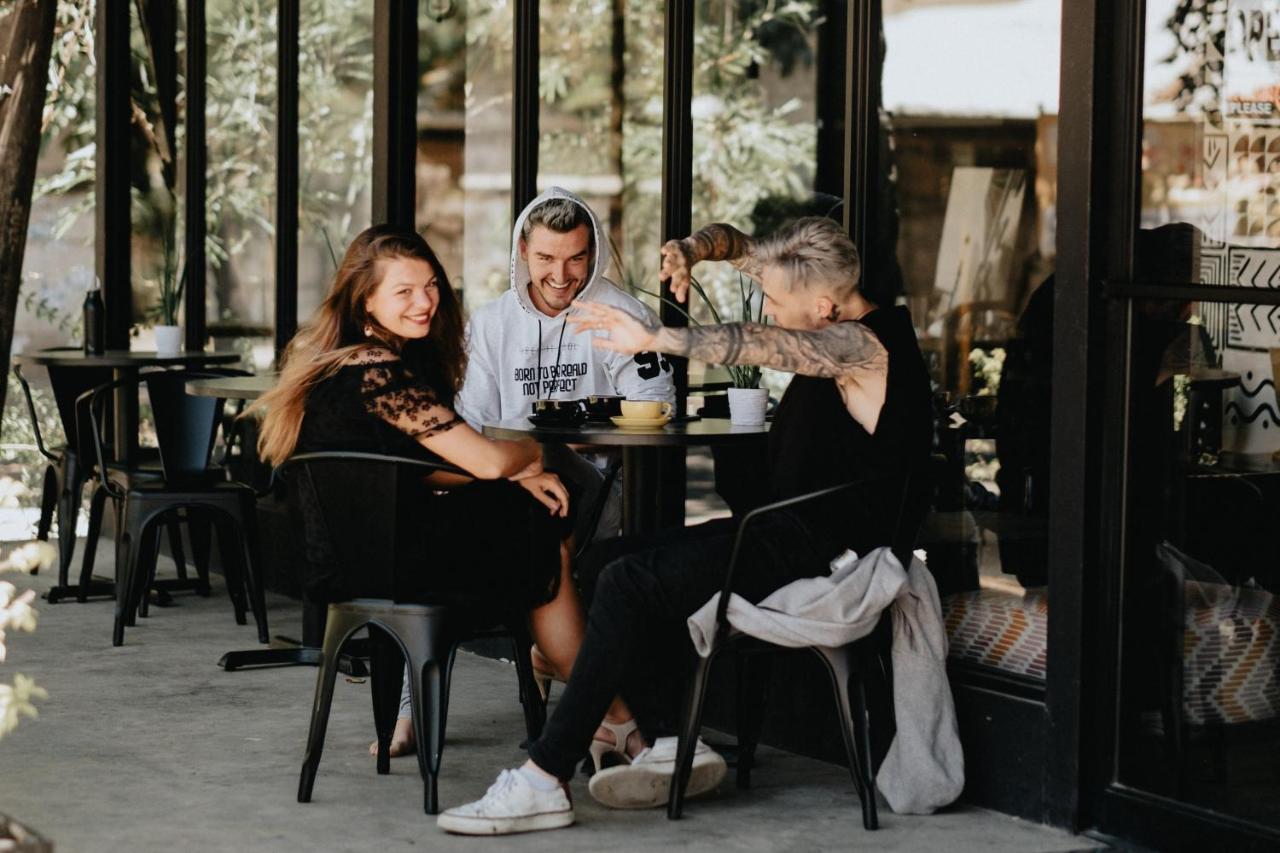 Murals Hostel And Cafe Cebu Екстер'єр фото