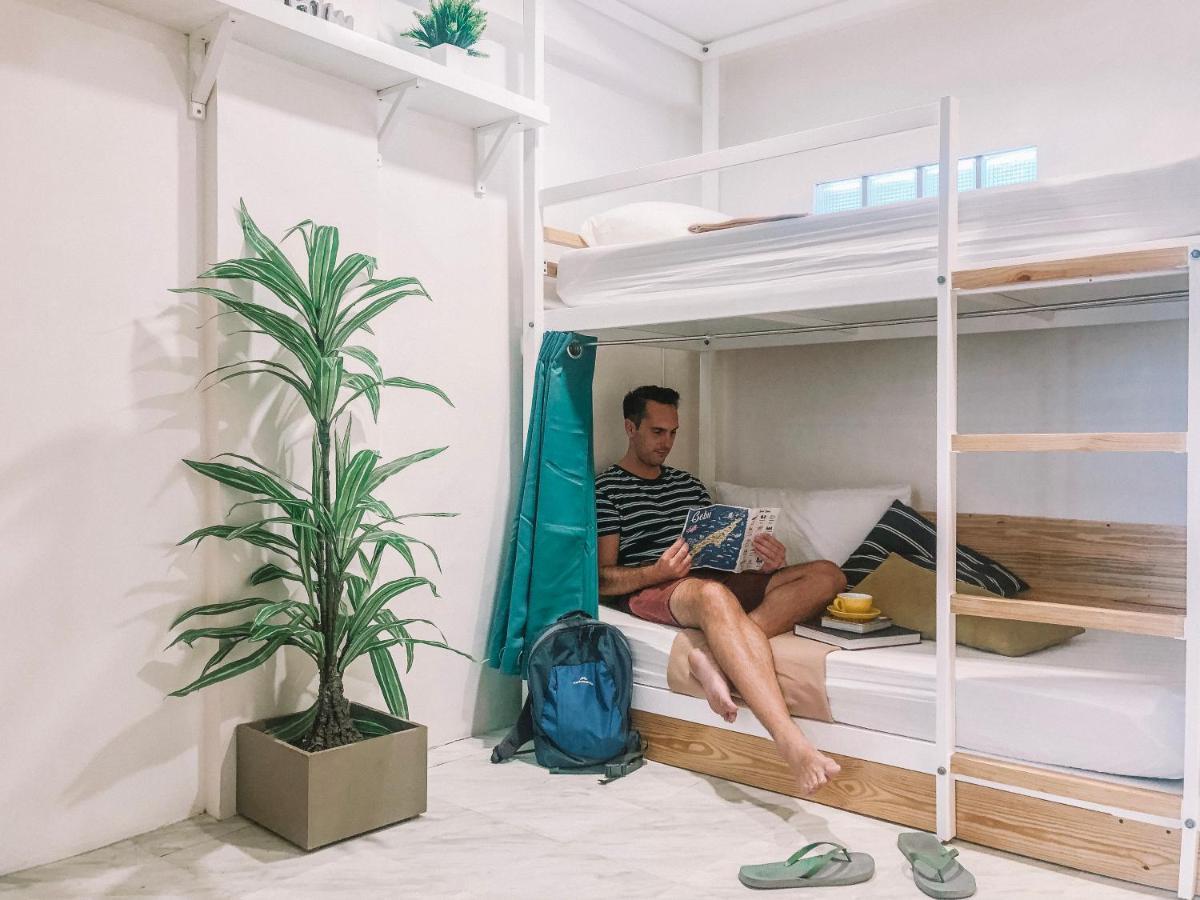 Murals Hostel And Cafe Cebu Екстер'єр фото