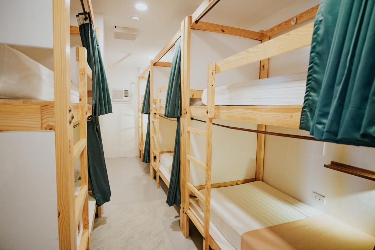 Murals Hostel And Cafe Cebu Екстер'єр фото