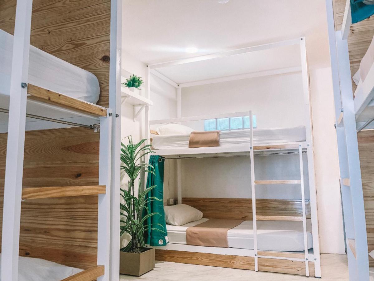Murals Hostel And Cafe Cebu Екстер'єр фото