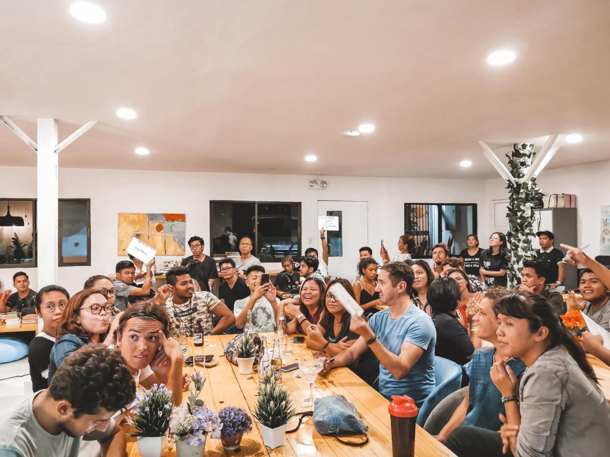 Murals Hostel And Cafe Cebu Екстер'єр фото