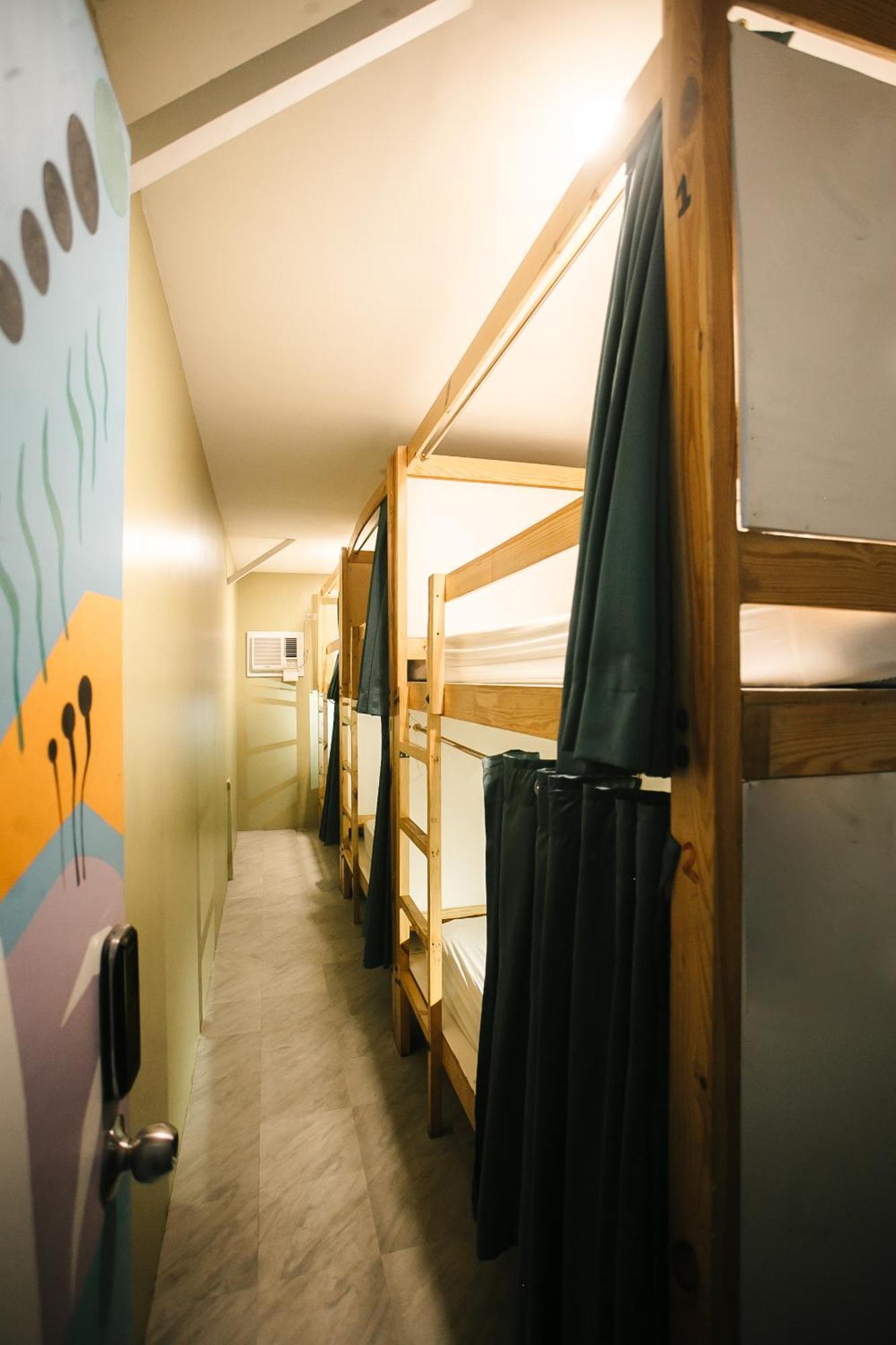 Murals Hostel And Cafe Cebu Екстер'єр фото