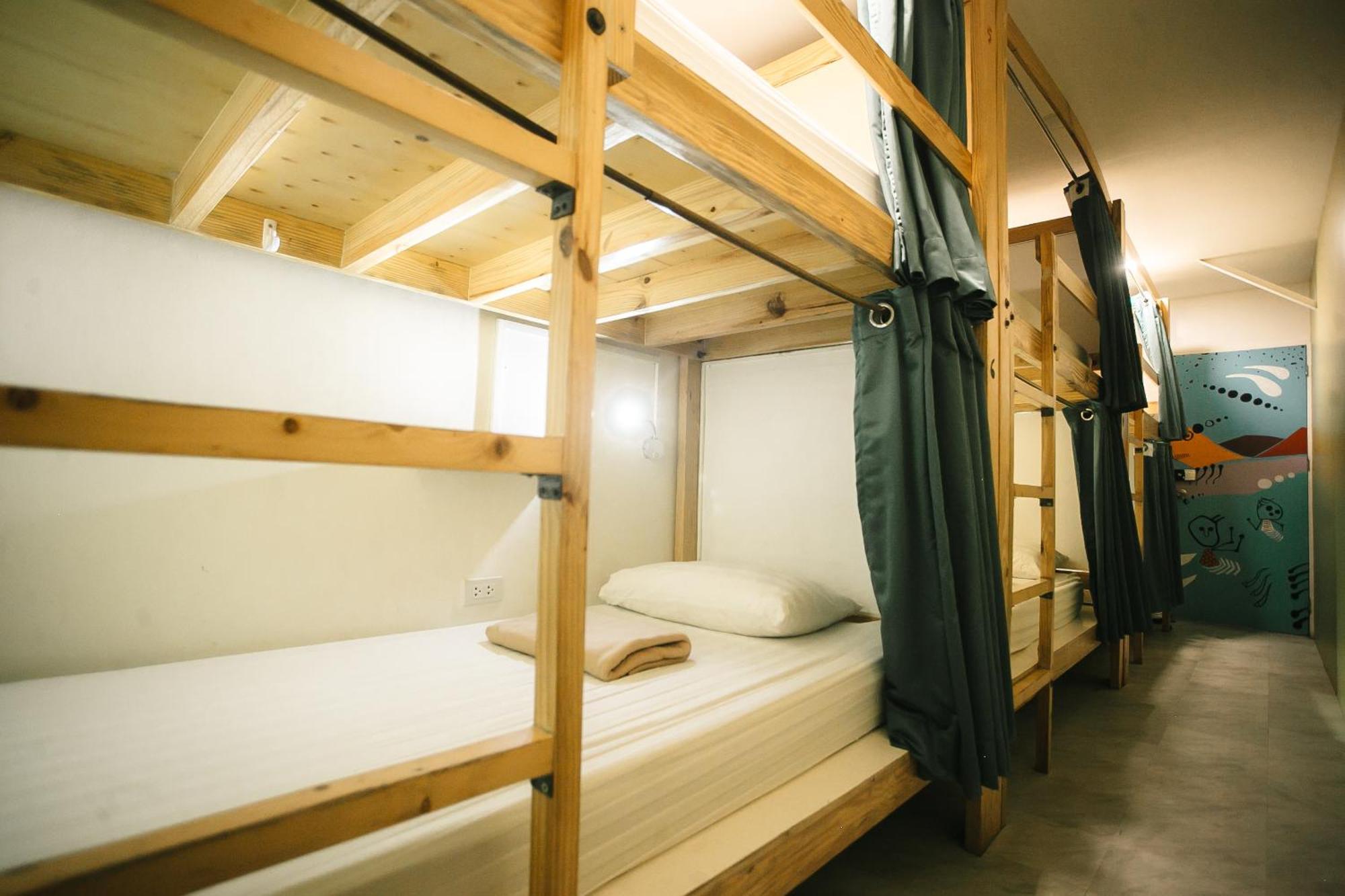 Murals Hostel And Cafe Cebu Екстер'єр фото